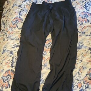Lululemon Dance Studio Pants 10 Short